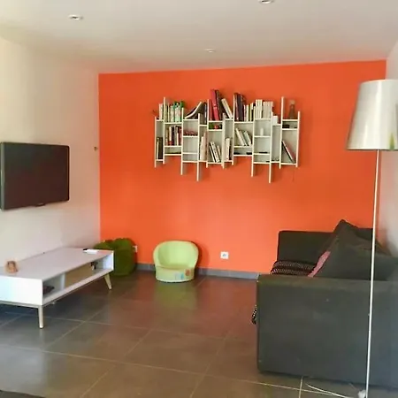 Villa Available For People, Pool And Parking Included *