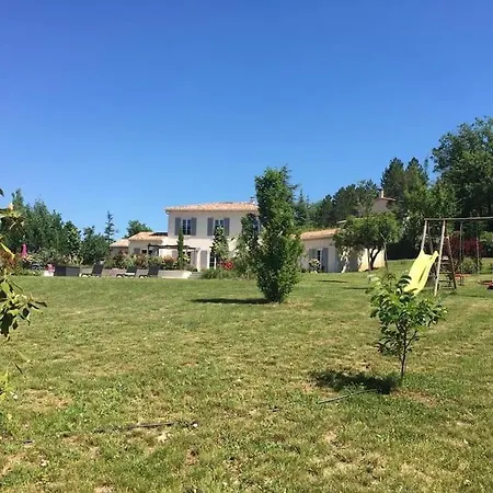 Villa Available For People, Pool And Parking Included
