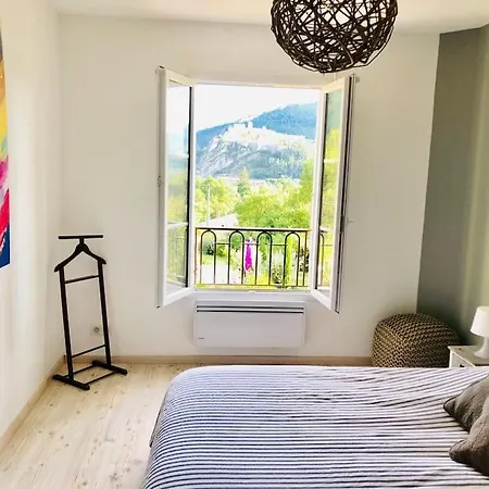 Available For People, Pool And Parking Included Villa Sisteron